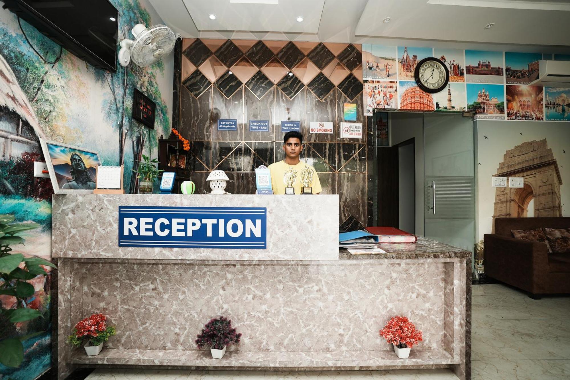 Ishaan Palace Near Igi Delhi Airport 3*